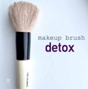 Clean Your Makeup Brush in Minutes
